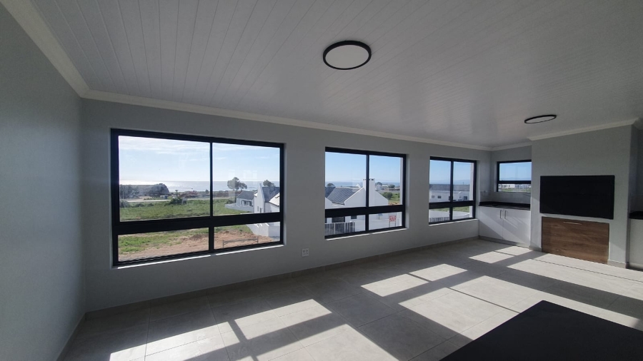 4 Bedroom Property for Sale in Da Gama Bay Western Cape